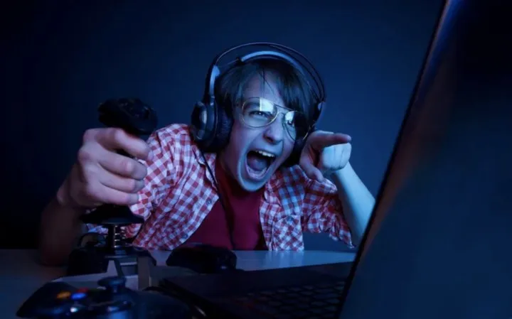 依存症の恐れも？スマホゲームをする時に気を付けておきたい4つのこと